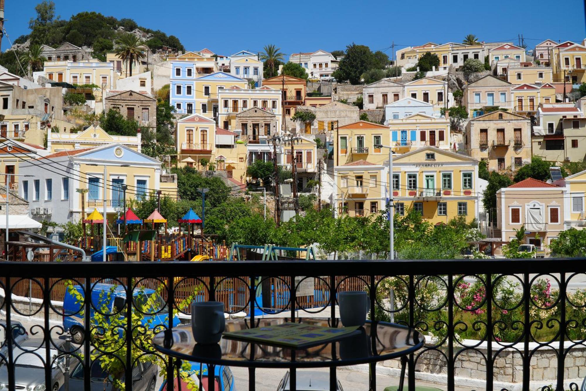 Symi Central Point Kültér fotó
